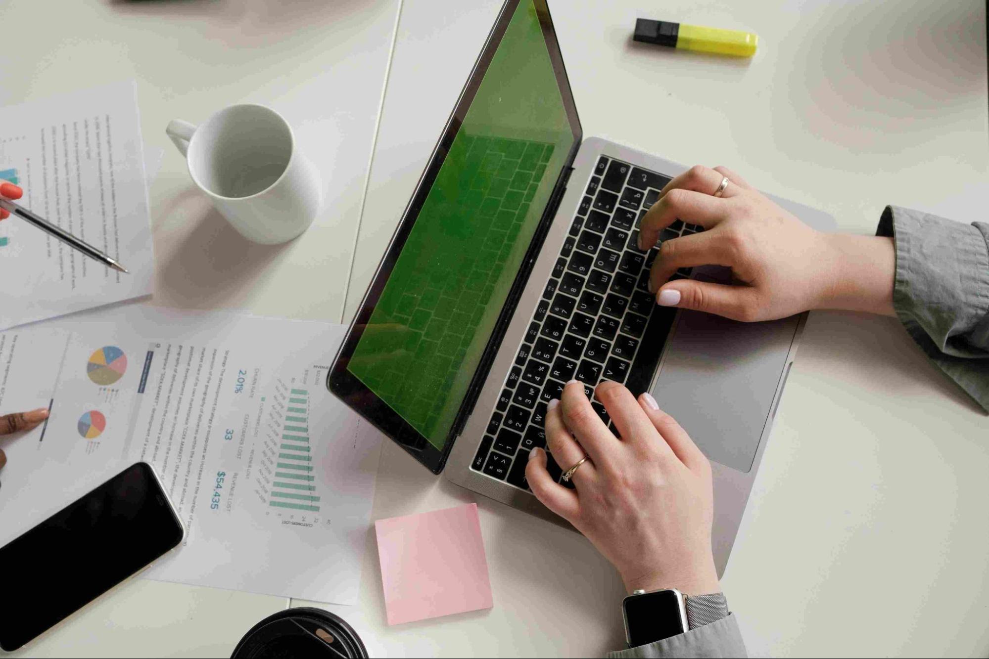 Consultants & Experts 