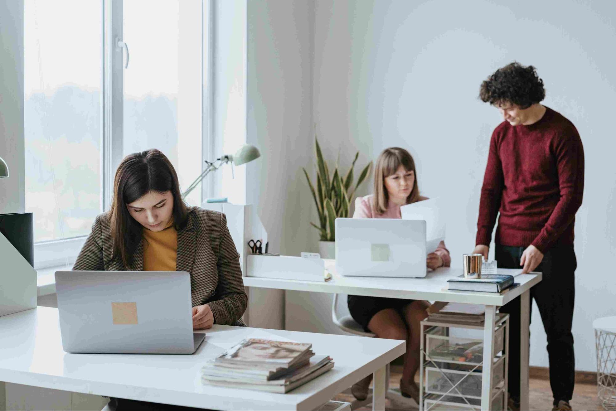 Key Features & Benefits of Salesforce + Slack